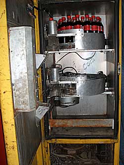 Delf 122 Interior